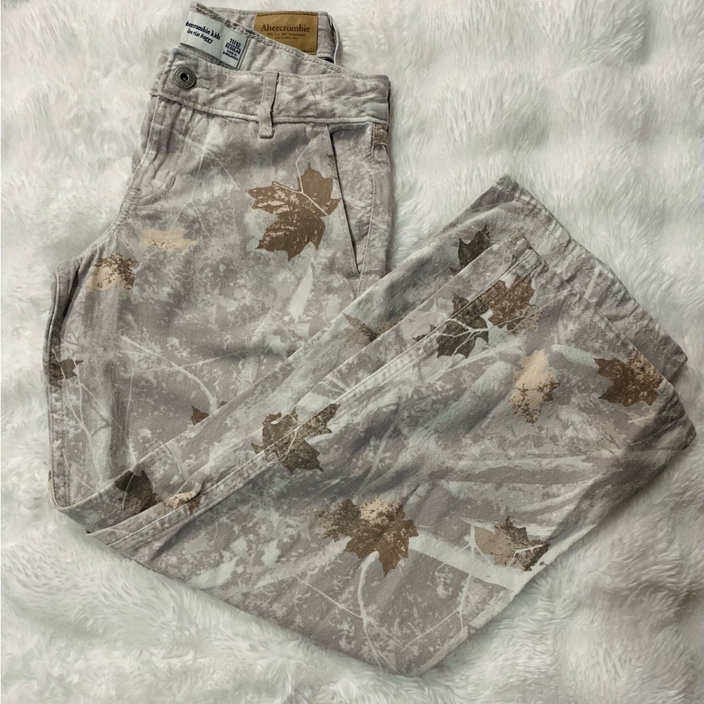 Abercrombie & Fitch Girls Beige Leaf-Print Jeans
